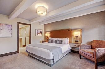 ttw-property-images/The_Travel_Whisperer/Vail/Lodge_at_Vail/Hotel_Rooms/Executive_Suite