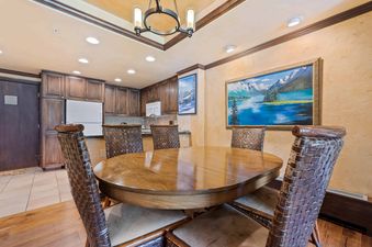 06 Lodge Tower 494 2 BR