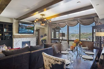 03 Edgemont 2305