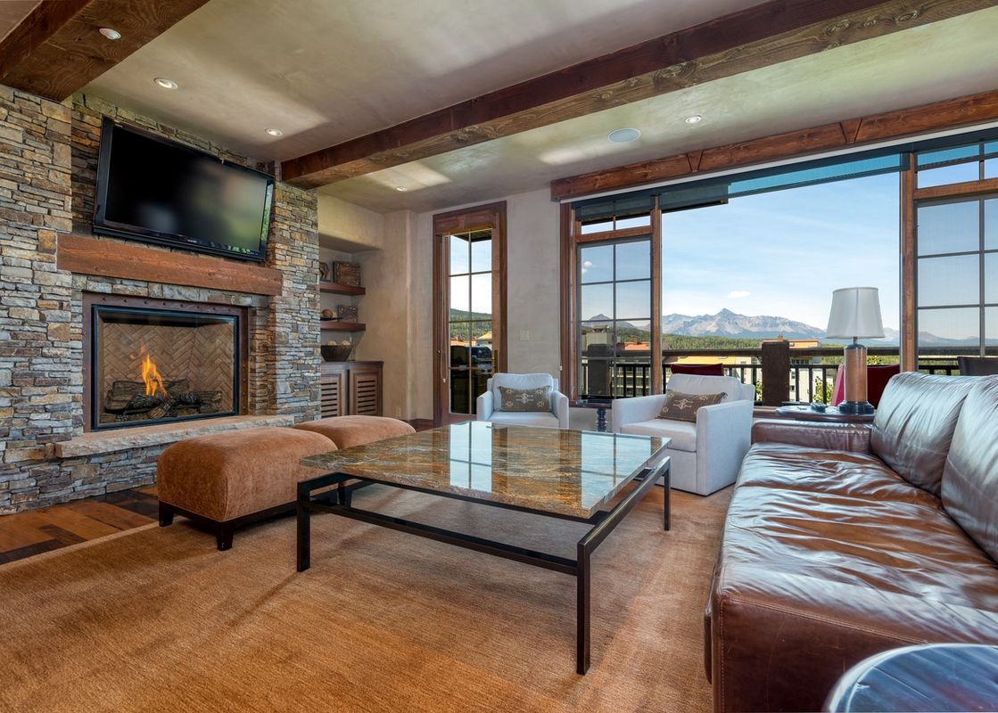 01 Wilson Overlook at See Forever Living Room