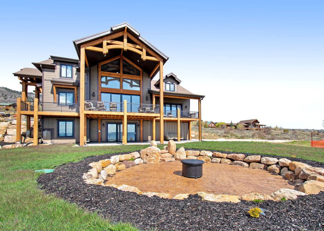 01 Raspberry Ridge Lodge