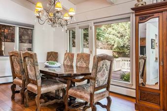 225-Forest-Road-Dining-Area