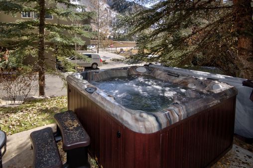 Private Outdoor Hot Tub