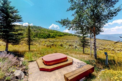 Private Outdoor Hot Tub