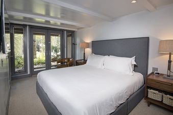 08 Master Bedroom with King