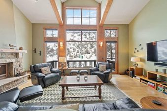04 Living Room