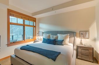 08 Bedroom