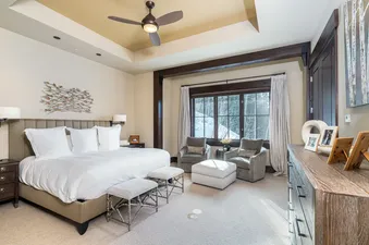 11 Elkstone Retreat