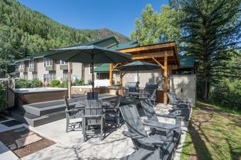 Mountainside Inn 411