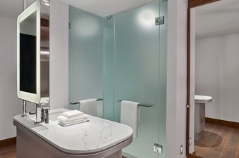 W Aspen Guest room