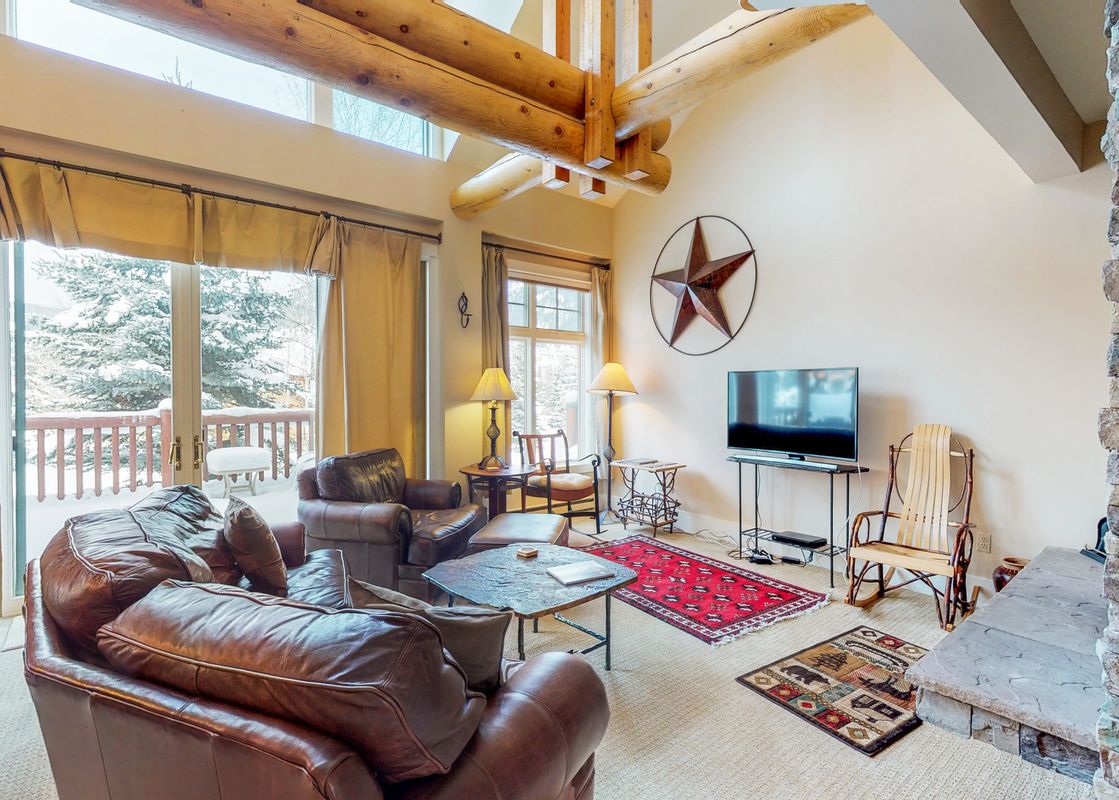 03 Living Room