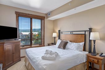 10 Trailhead Lodge 3102