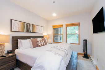 Bear Creek Lodge 202