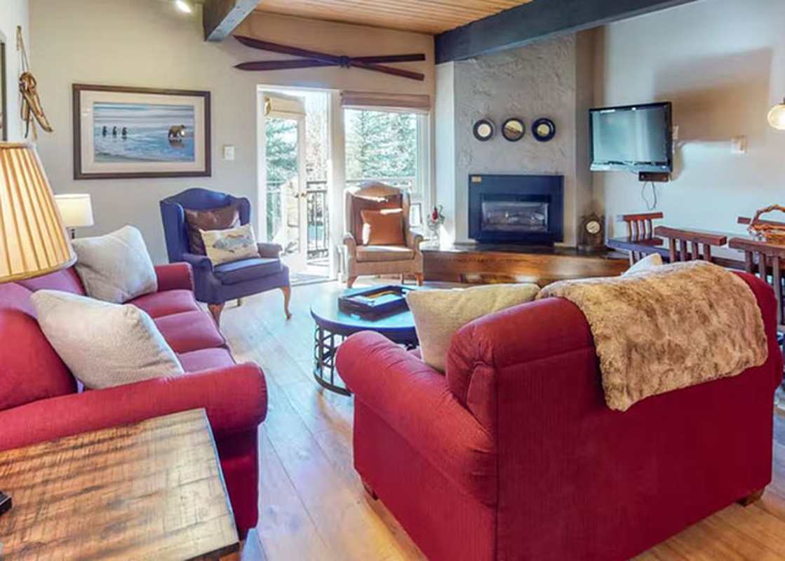 Ptarmigan House 27 Living Room