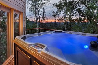 09 Glacier Lodge West Hot Tub Summer