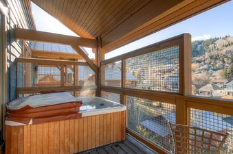 Hot_Tub