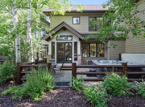 Deer Lake Village 2426