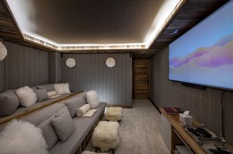 Chalet Machapuchare Cinema Room