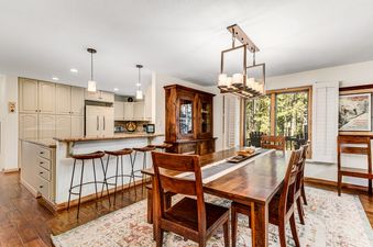 08 Dining and Kitchen