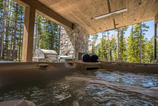 Private 8-person Hot Tub