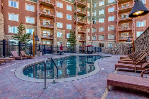 Outdoor Hot Tubs
