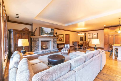 Gas fireplace