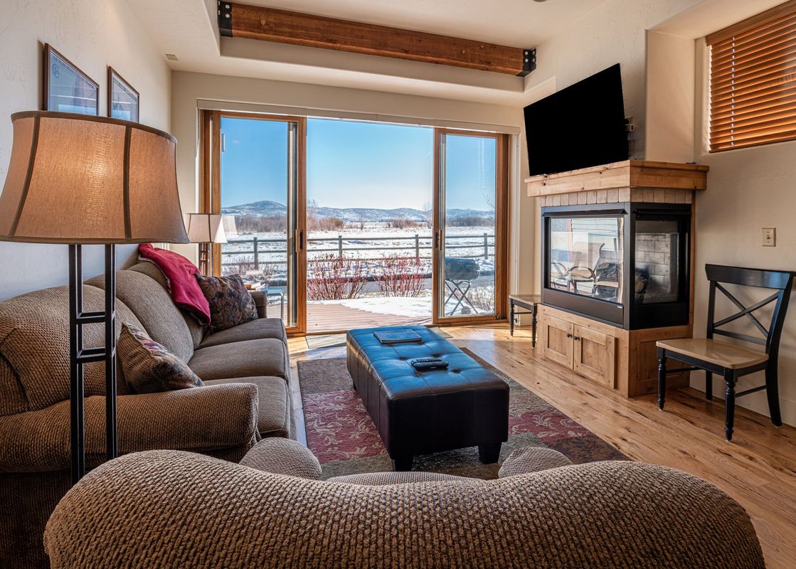 01 Living Room