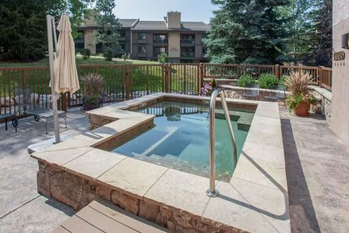 Outdoor hot tub