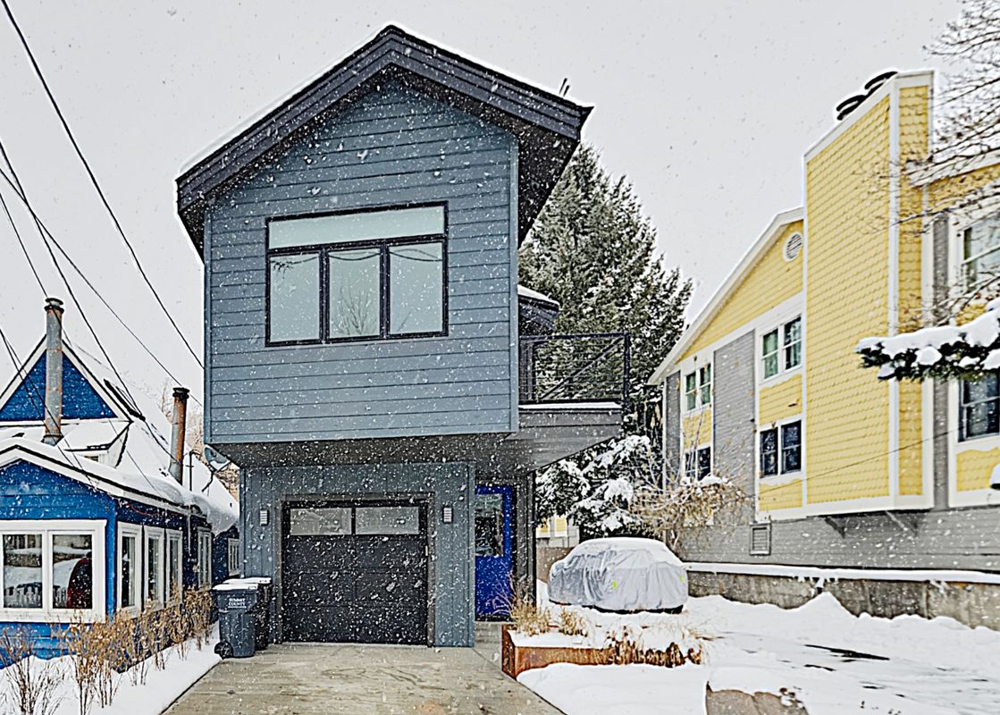 001 Woodside Haven Exterior