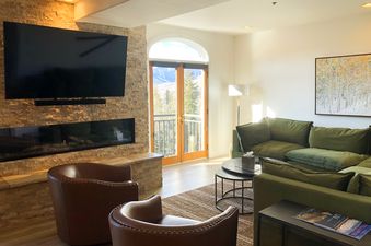 Bear Creek Lodge 407