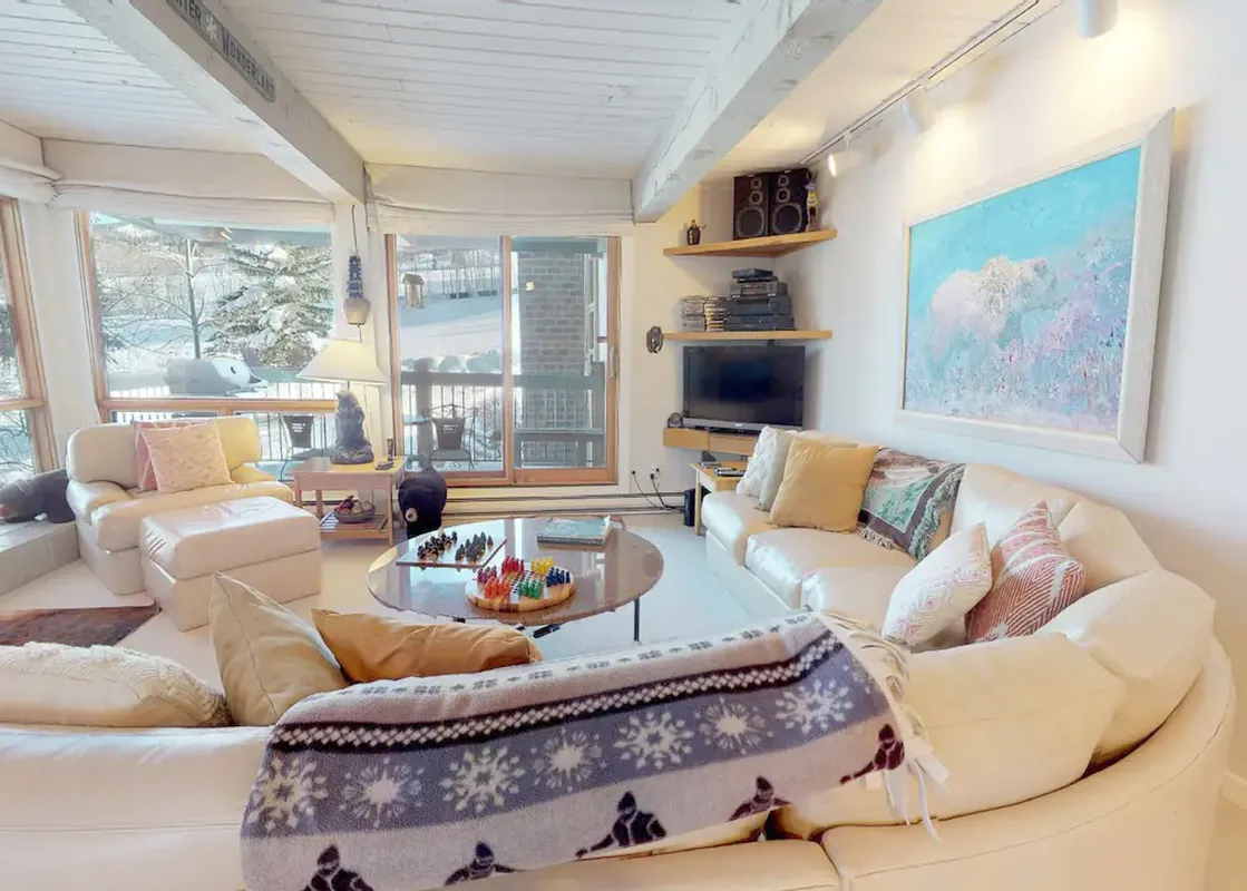 01 Living Room