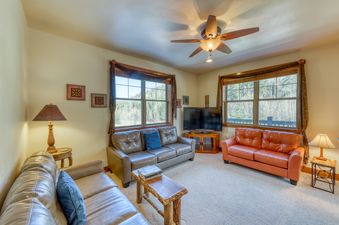 05 Vista Point Home Living Room