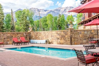 Bear Creek Lodge 108B