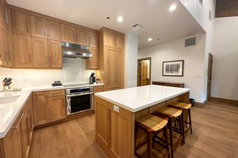 Luxury 3 Bedroom Suite with Mountain Views