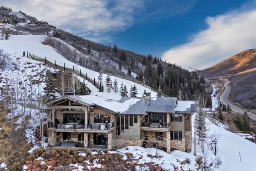 Ski-in Ski-out access
