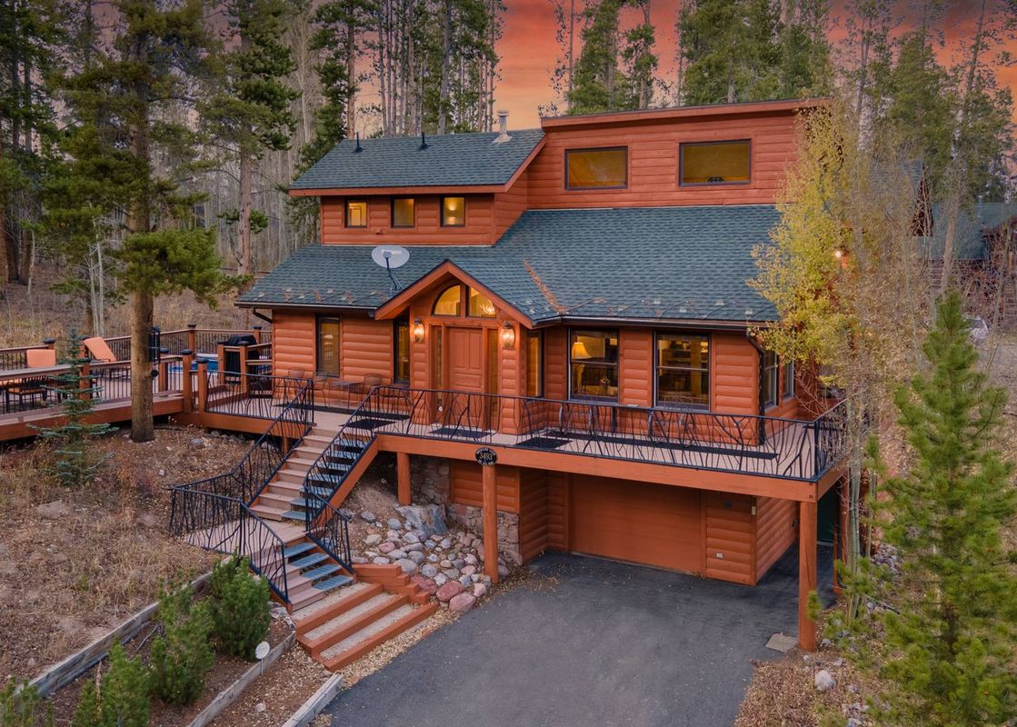 Quicksilver Lodge