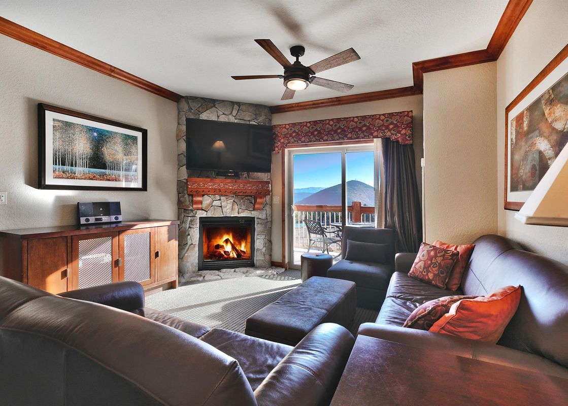 01 Living Room