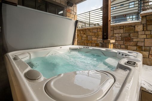 Private Outdoor Hot Tub