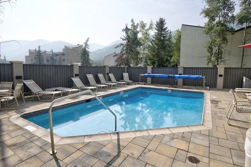 Outdoor Community Pool