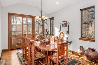 09 Dining Table