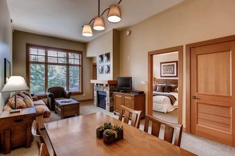 Capitol Peak Lodge 3123