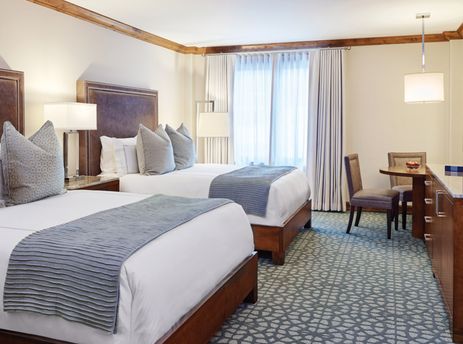 01 The Sebastian Luxury Plaza Room 2 Queens