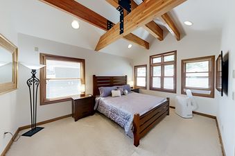 10 Bedroom