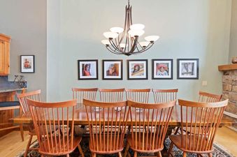 05 Dining
