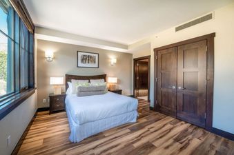 06 Hayden Lodge 2202