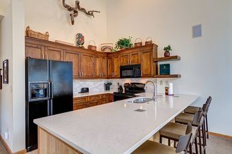 One Breckenridge Place 16