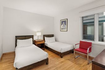 Fifth Avenue Unit 5