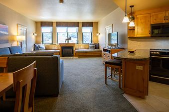 02 Steamboat Grand 4-Bedroom 1