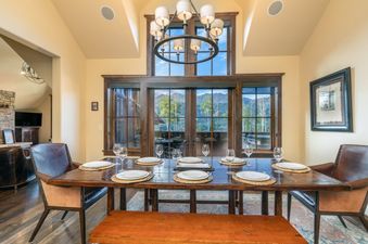 Trails Edge 5 dining area with a view.