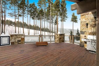 13 Skiers Palace